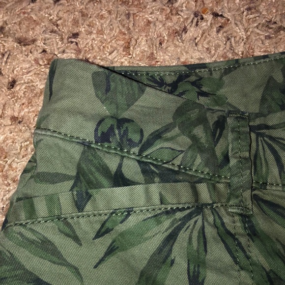 New Women’s Old Navy Adorable Shorts - Picture 5 of 5